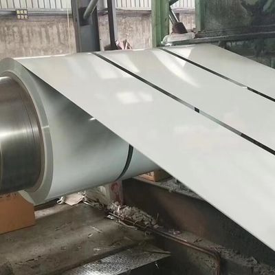 DX51D لفائف الصلب الملون باللون الأبيض Ral 9003 9016 شرائط Ppgi